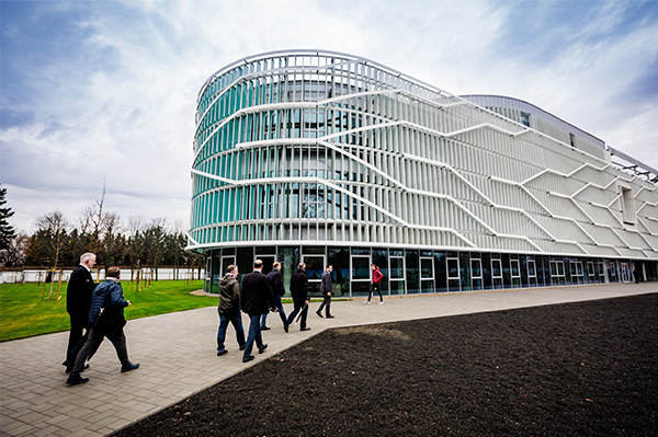 THE LEADERS OF THE MERCEDES-BENZ FACTORY IN KECSKEMÉT VISITED NEUMANN JÁNOS UNIVERSITY